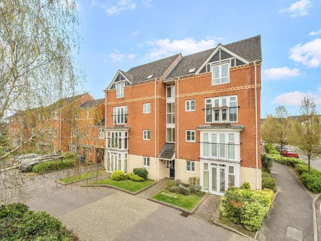 Flat for sale in Grimsbury, Cherwell