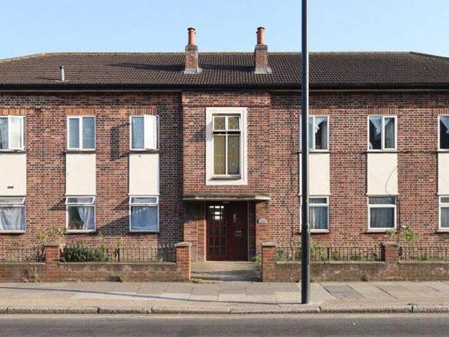 Flat for sale in Alperton, Greater London