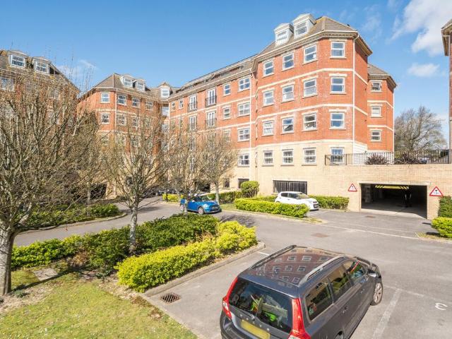 Flat for sale in Brunswick