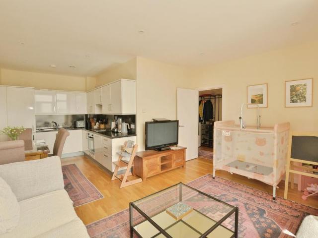 Flat for sale in Repton Manor, Bridgefield