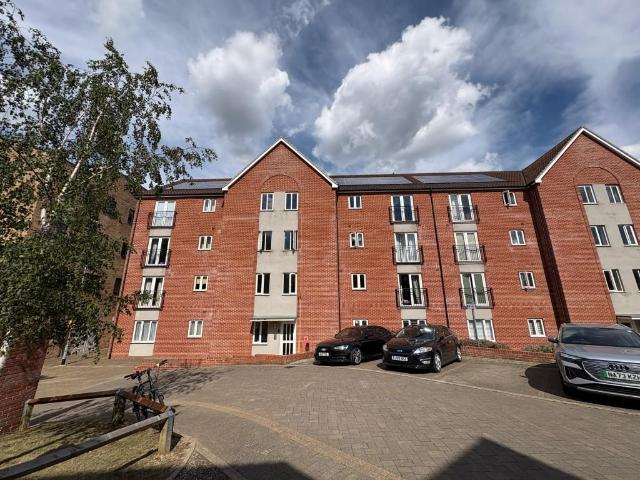Flat for sale in Lakenham, East Bank