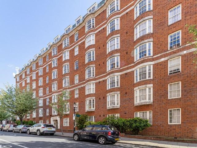 Flat for sale in Bayswater, Greater London