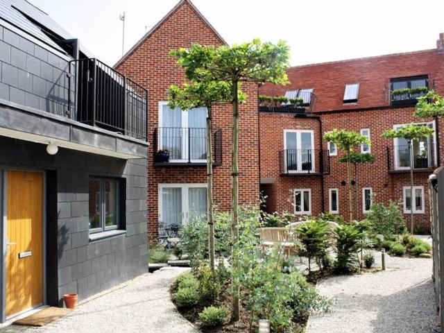 Flat for sale in Berrick Salome, Oxfordshire