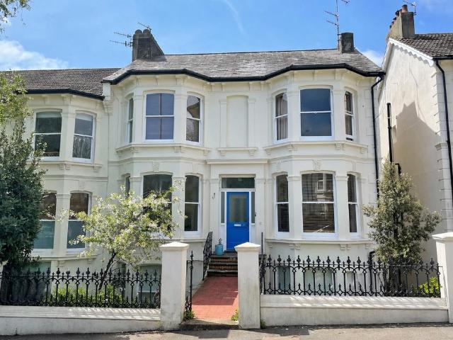 Flat for sale in Round Hill, Brighton & Hove
