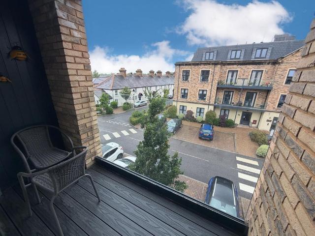 Flat for sale in Salisbury, Wiltshire