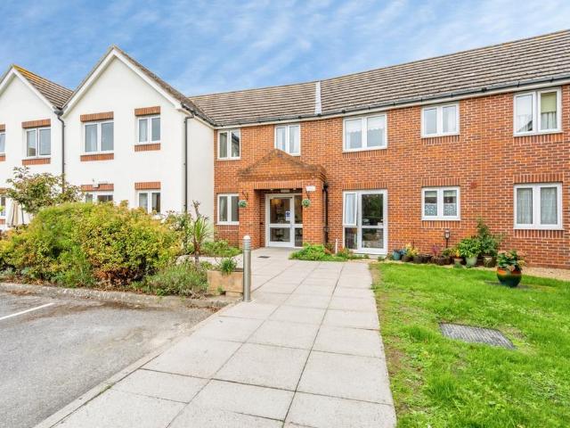 Flat for sale in Ancton, Arun