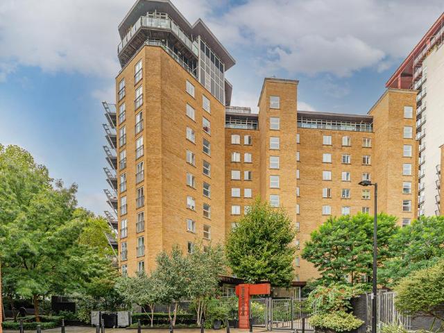 Flat for sale in Canary Wharf, Millwall