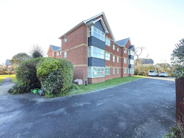 Flat for sale in Withycombe, Budlake