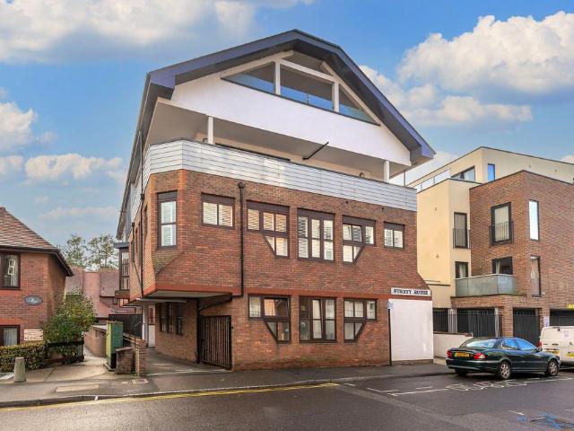 Flat for sale in Brook Street, Bourne Vale