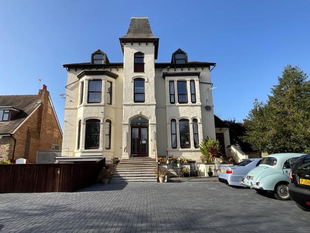 Flat for sale in Meols Cop, Southport