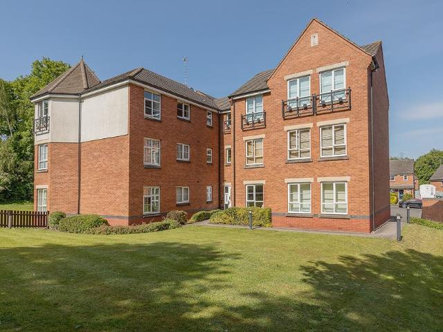 Flat for sale in Smallwood, Redditch