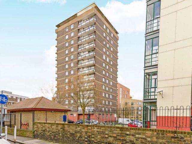 Flat for sale in Whitechapel, Greater London