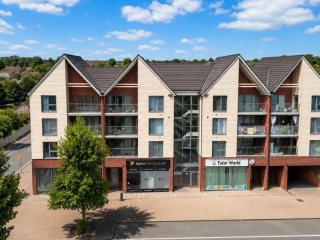 Flat for sale in Repton Park North, Bridgefield