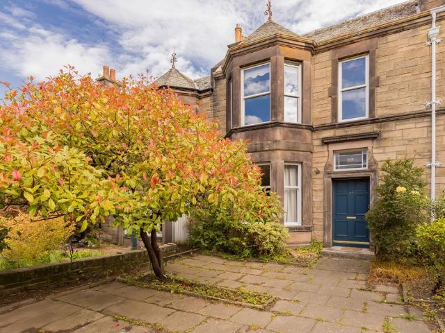 Flat for sale in Craigmillar Park, Newington