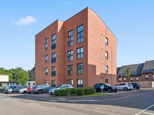 Flat for sale in Wellmeadow, Scotland