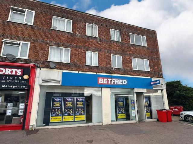 Flat for sale in Dagenham, Dagenham