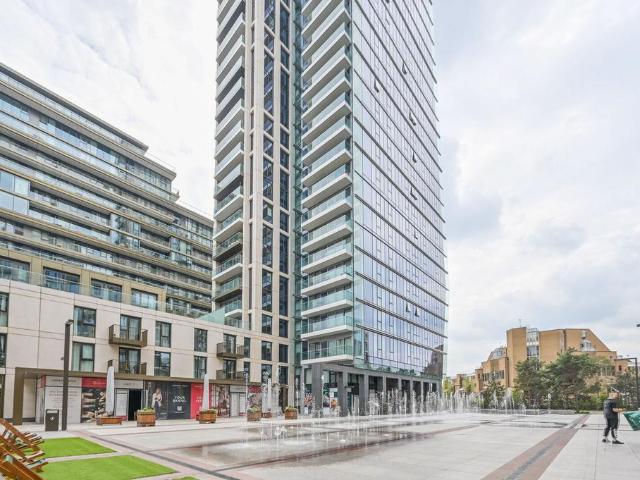 Flat for sale in St. George in the East, Wapping