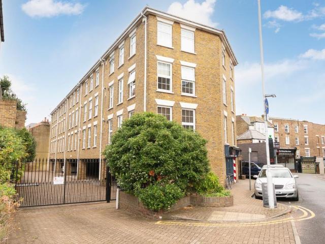 Flat for sale in Upton, Acol