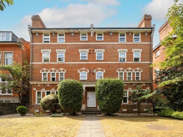 Flat for sale in Clewer Village, Windsor