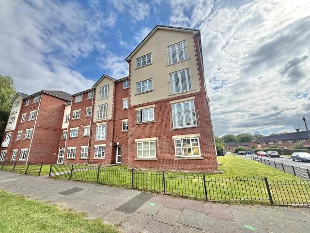 Flat for sale in Haughton Green, Greenheys