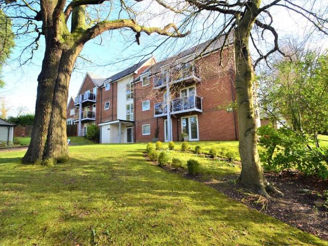 Flat for sale in Helford, Hampshire