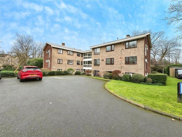 Flat for sale in South End, Greater London
