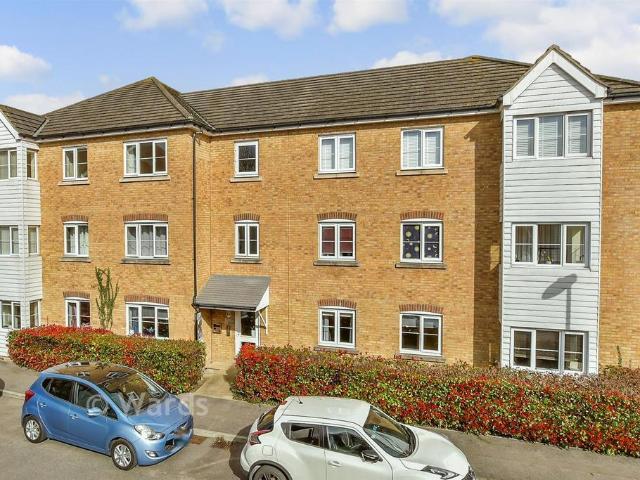 Flat for sale in Oad Street, Kent