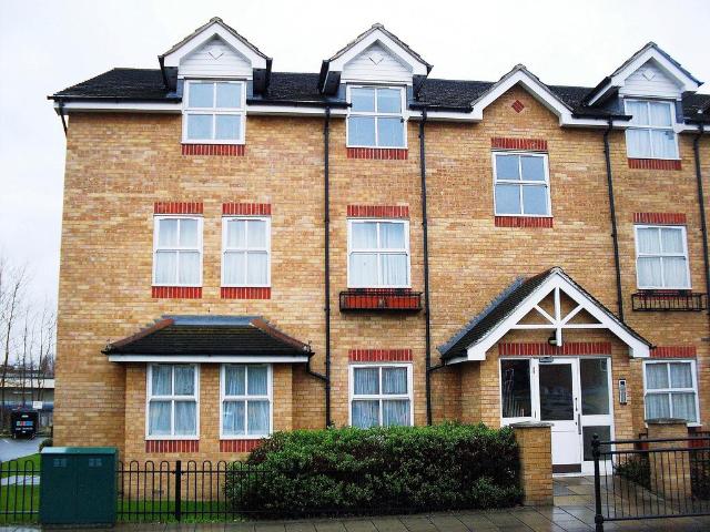 Flat for sale in Greater London