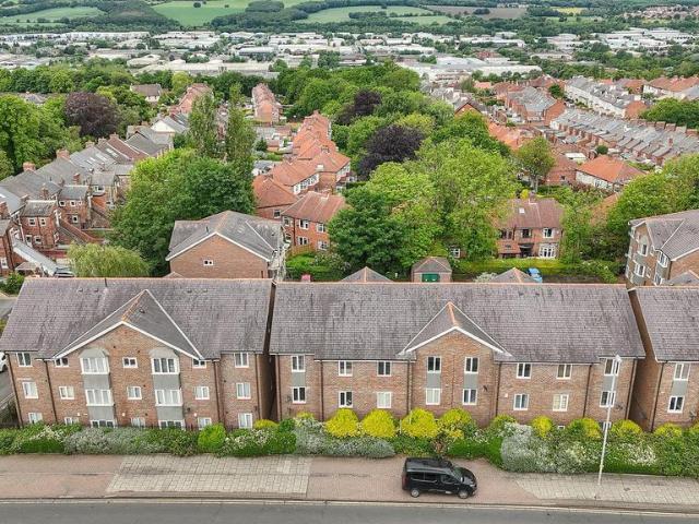 Flat for sale in Low Fell, Tyne And Wear