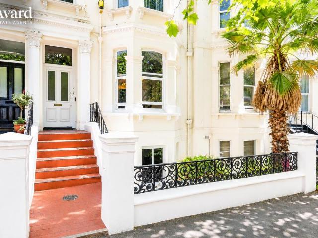 Flat for sale in Aldrington