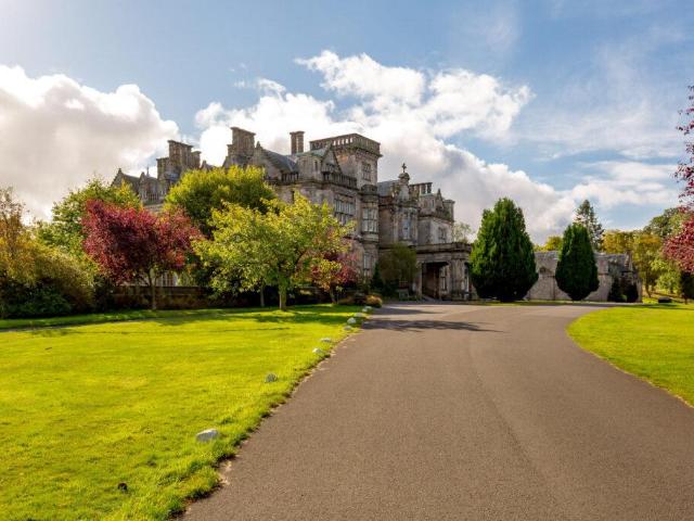 Flat for sale in Rosewell, Midlothian