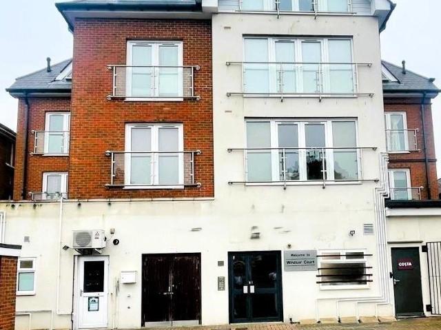 Flat for sale in Tricketts Cross, Ferndown
