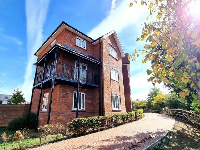 Flat for sale in Ladygrove, South Oxfordshire