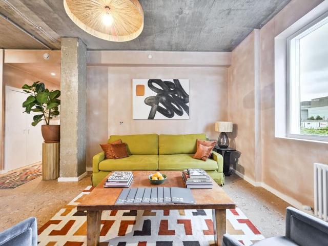 Flat for sale in North Kensington, Greater London