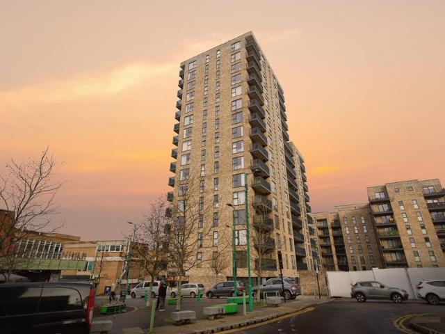 Flat for sale in Wealdstone, Greater London