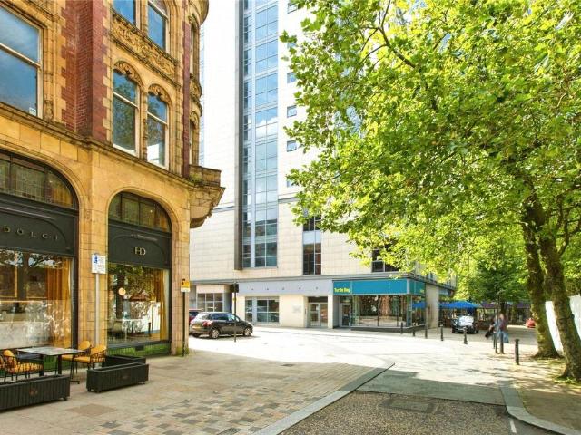 Flat for sale in Avenham, Higher Bartle