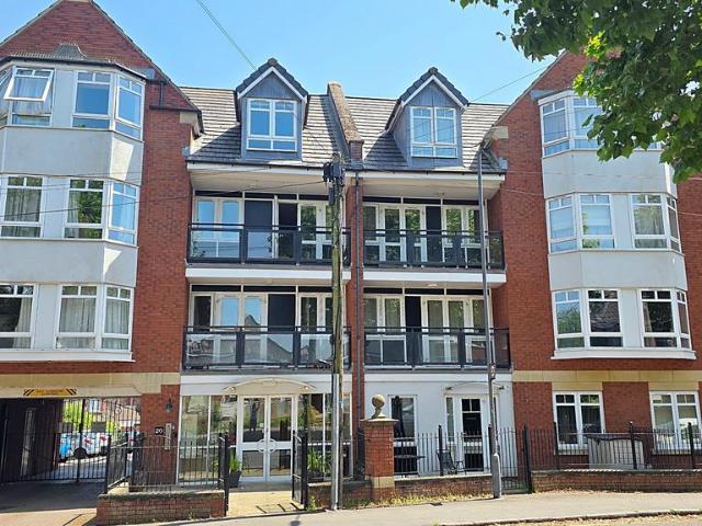 Flat for sale in Feckenham, City Of Bristol