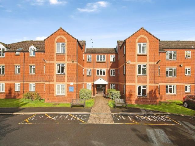 Flat for sale in Hall Green, Birmingham