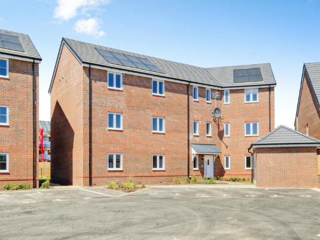 Flat for sale in Salisbury, Wiltshire
