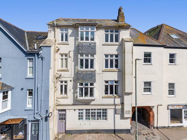Flat for sale in Strode, Devon