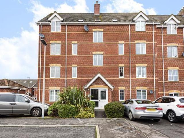 Flat for sale in Enborne, West Berkshire