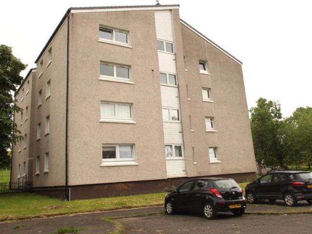 Flat for sale in Summerston, Scotland