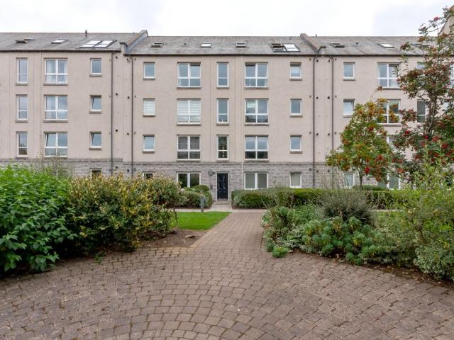Flat for sale in Ferryhill, Ballindoch