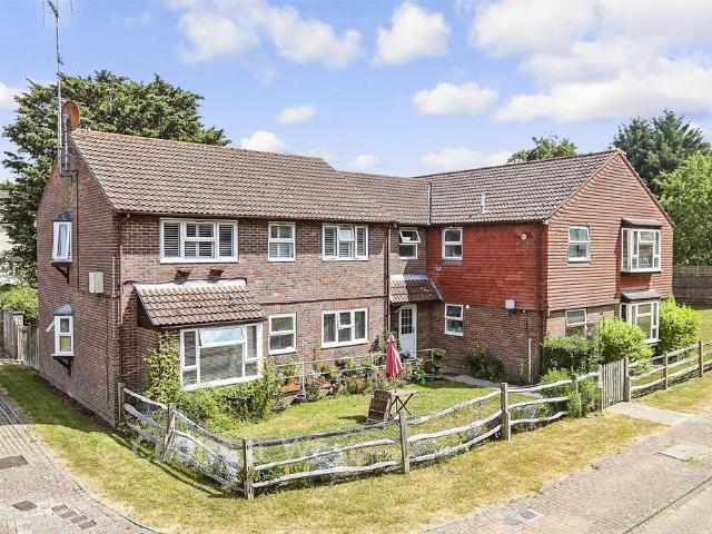 Flat for sale in Perryfields, West Sussex