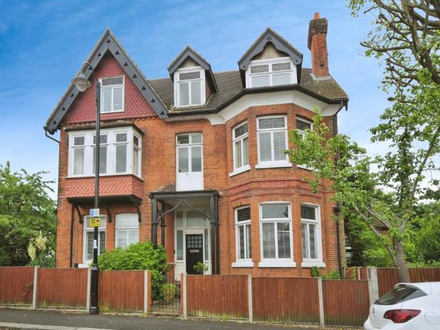 Flat for sale in London Borough of Croydon, Upper Norwood