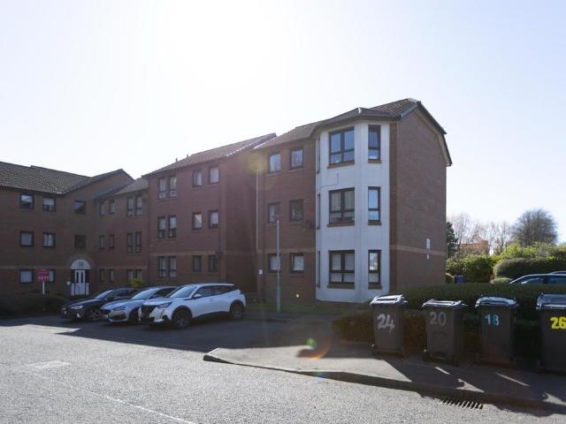 Flat for sale in Castlehead, Glenburn