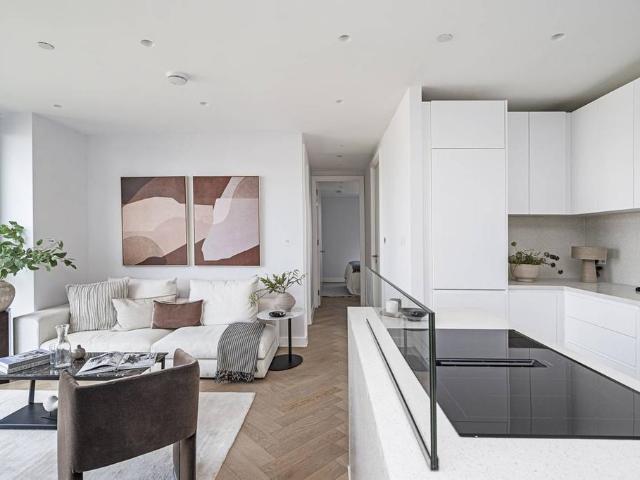 Flat for sale in Shacklewell, Greater London