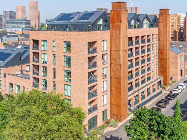 Flat for sale in Holbeck, West Yorkshire