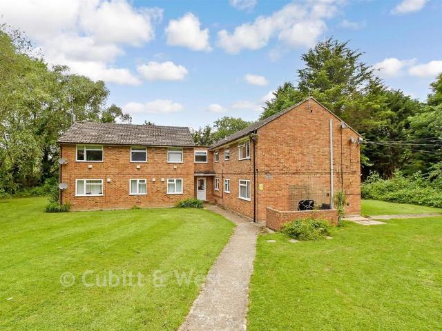 Flat for sale in Burstow, Hillview