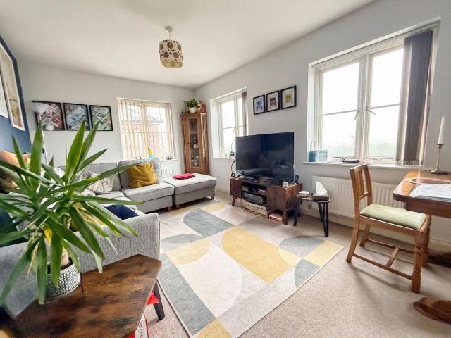 Flat for sale in Coedffranc, Llandarcy
